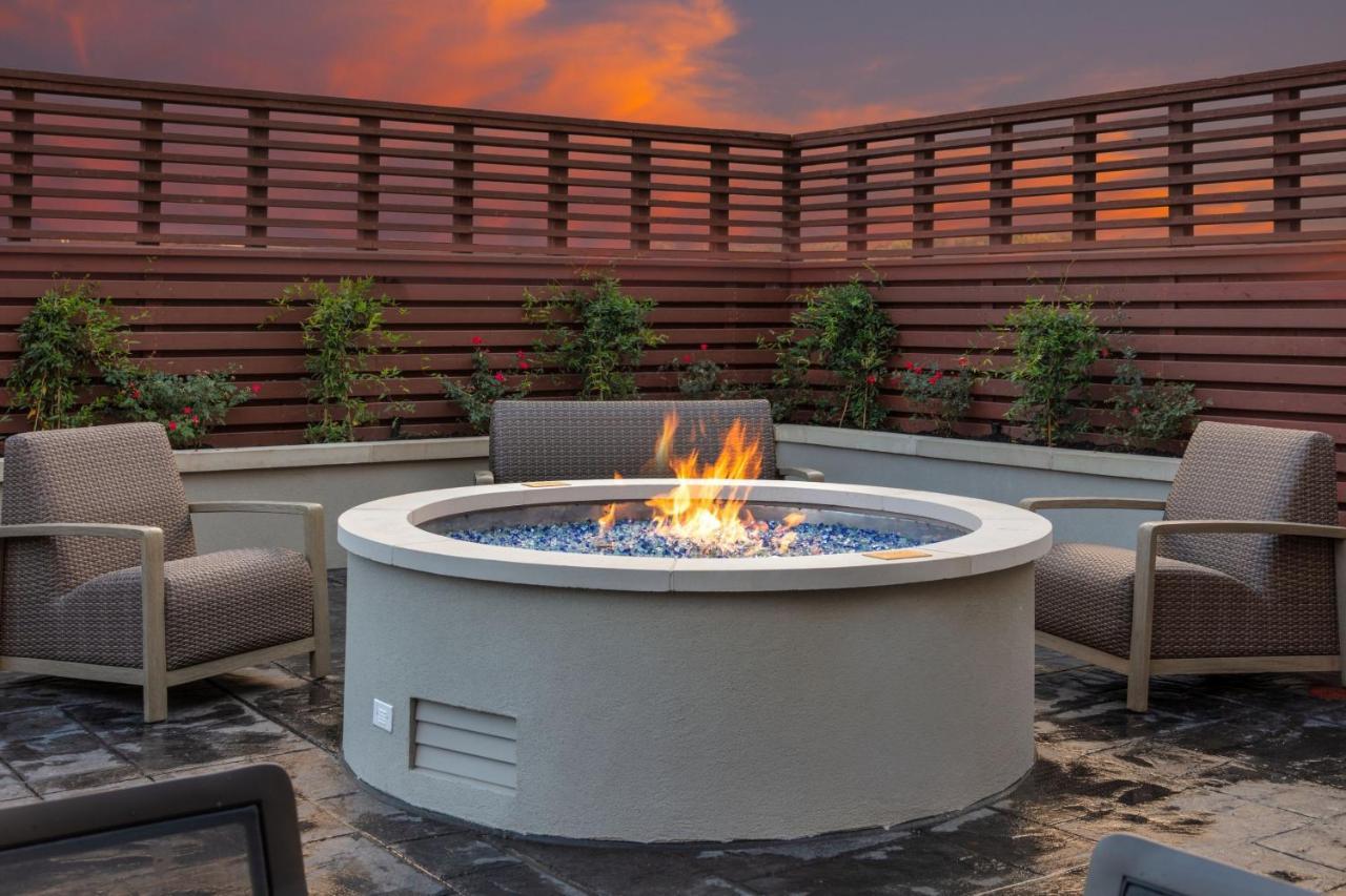 Courtyard By Marriott Conway Hotel Bagian luar foto